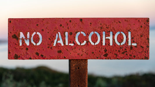 A sign saying "No Alcohol"